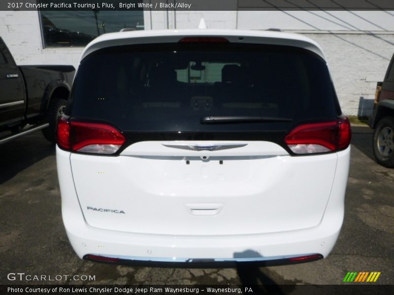 Bright White / Black/Alloy 2017 Chrysler Pacifica Touring L Plus