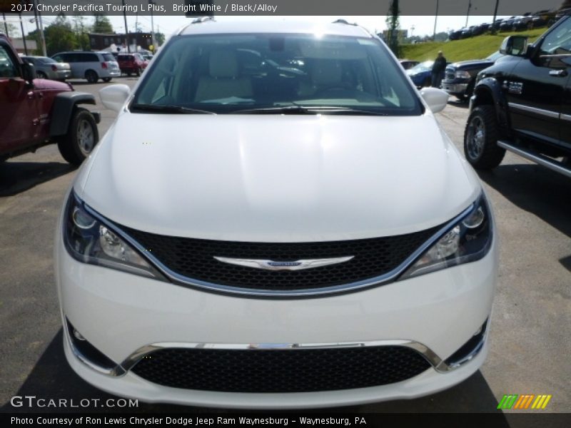 Bright White / Black/Alloy 2017 Chrysler Pacifica Touring L Plus