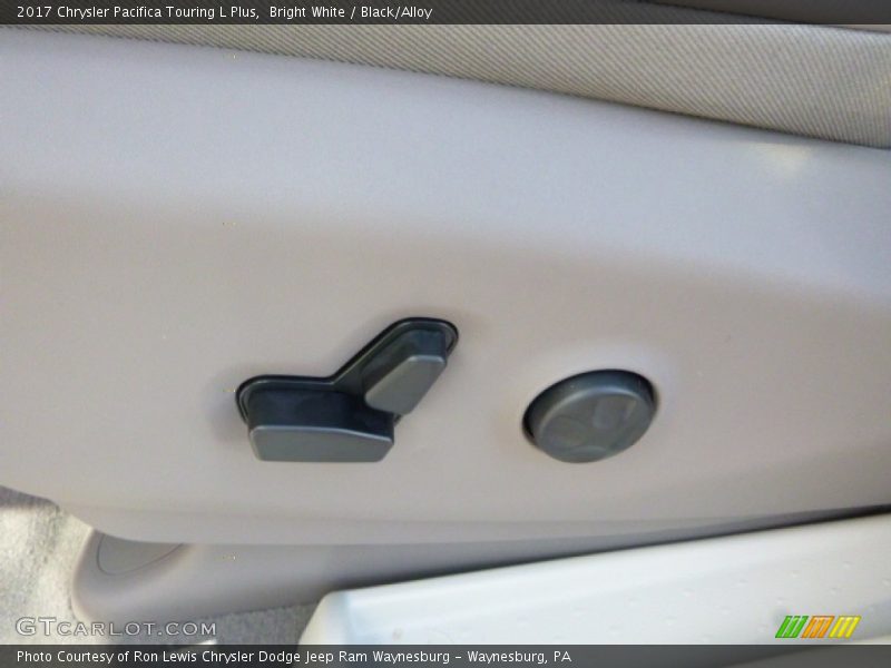 Bright White / Black/Alloy 2017 Chrysler Pacifica Touring L Plus