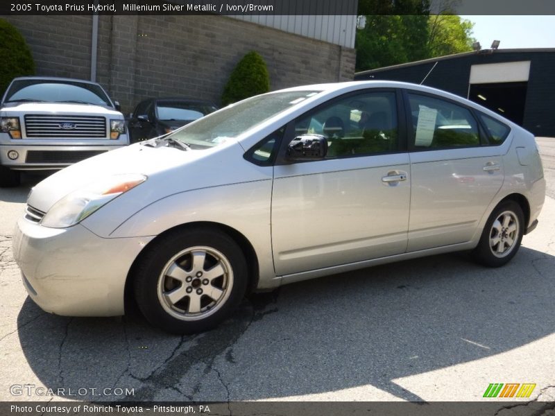 Millenium Silver Metallic / Ivory/Brown 2005 Toyota Prius Hybrid