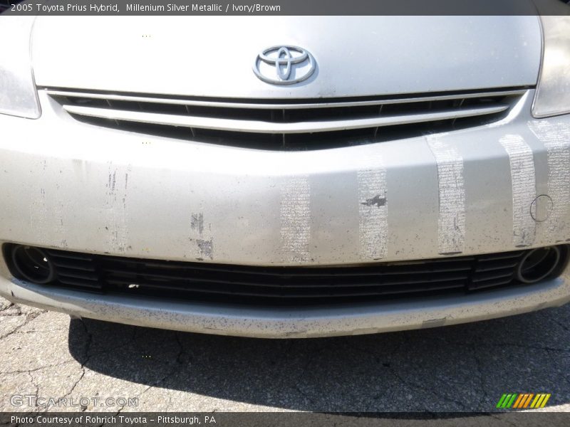 Millenium Silver Metallic / Ivory/Brown 2005 Toyota Prius Hybrid