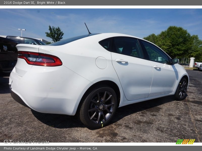 Bright White / Black 2016 Dodge Dart SE