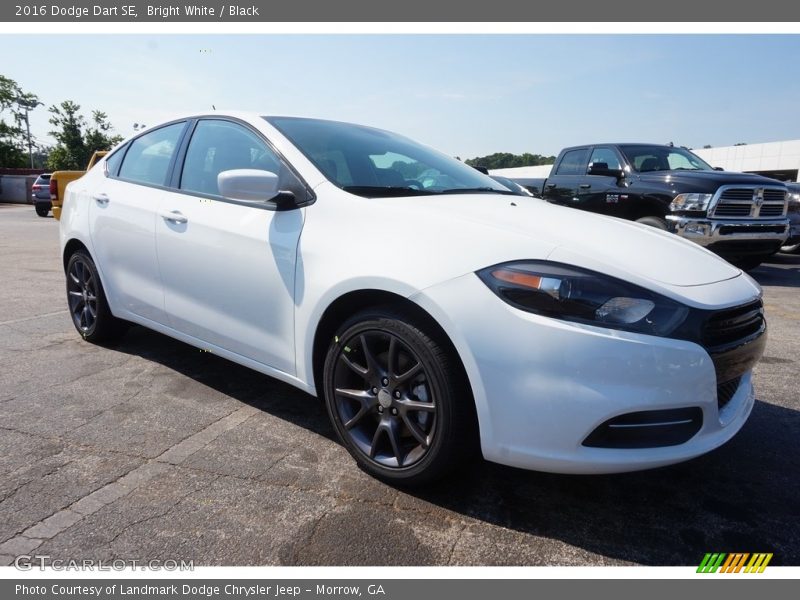 Bright White / Black 2016 Dodge Dart SE