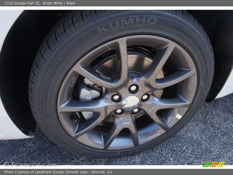 Bright White / Black 2016 Dodge Dart SE