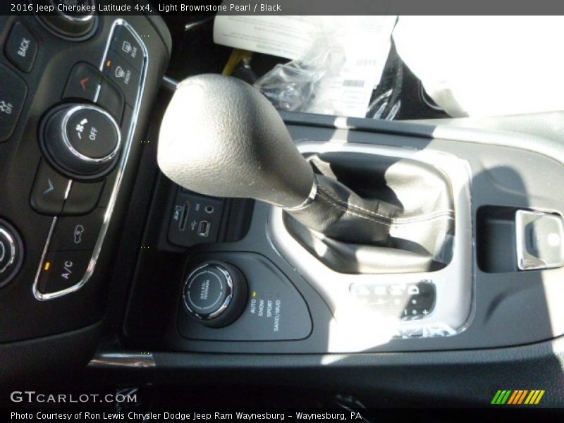 Light Brownstone Pearl / Black 2016 Jeep Cherokee Latitude 4x4