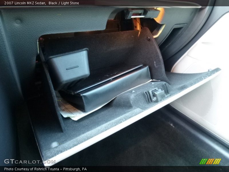Black / Light Stone 2007 Lincoln MKZ Sedan