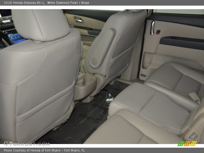 White Diamond Pearl / Beige 2016 Honda Odyssey EX-L