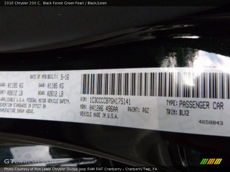 Black Forest Green Pearl / Black/Linen 2016 Chrysler 200 C