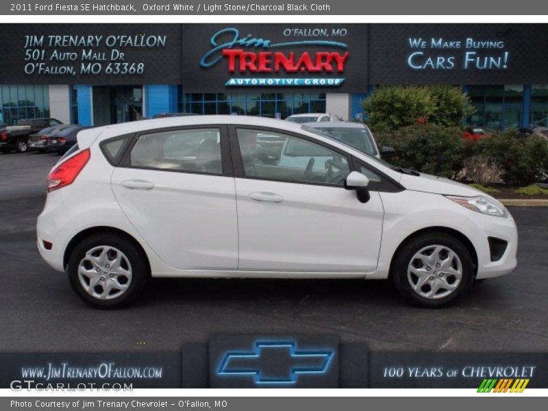 Oxford White / Light Stone/Charcoal Black Cloth 2011 Ford Fiesta SE Hatchback