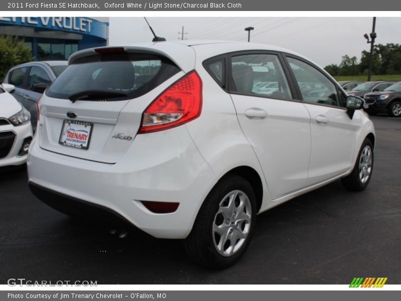 Oxford White / Light Stone/Charcoal Black Cloth 2011 Ford Fiesta SE Hatchback