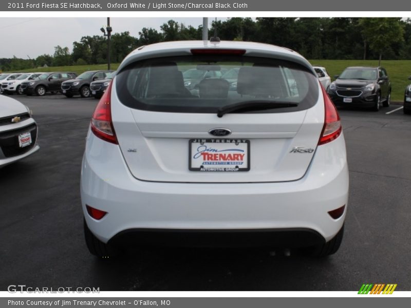 Oxford White / Light Stone/Charcoal Black Cloth 2011 Ford Fiesta SE Hatchback