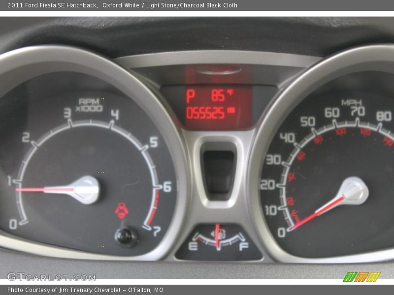 Oxford White / Light Stone/Charcoal Black Cloth 2011 Ford Fiesta SE Hatchback
