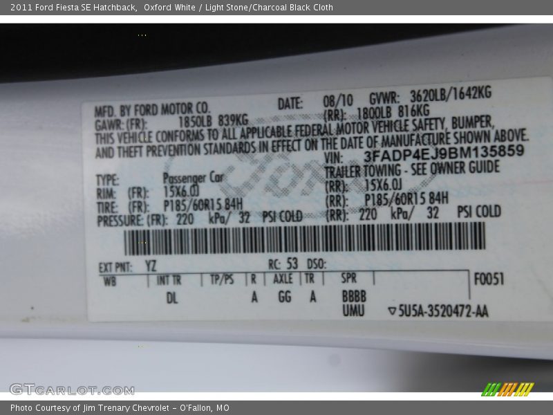 Oxford White / Light Stone/Charcoal Black Cloth 2011 Ford Fiesta SE Hatchback