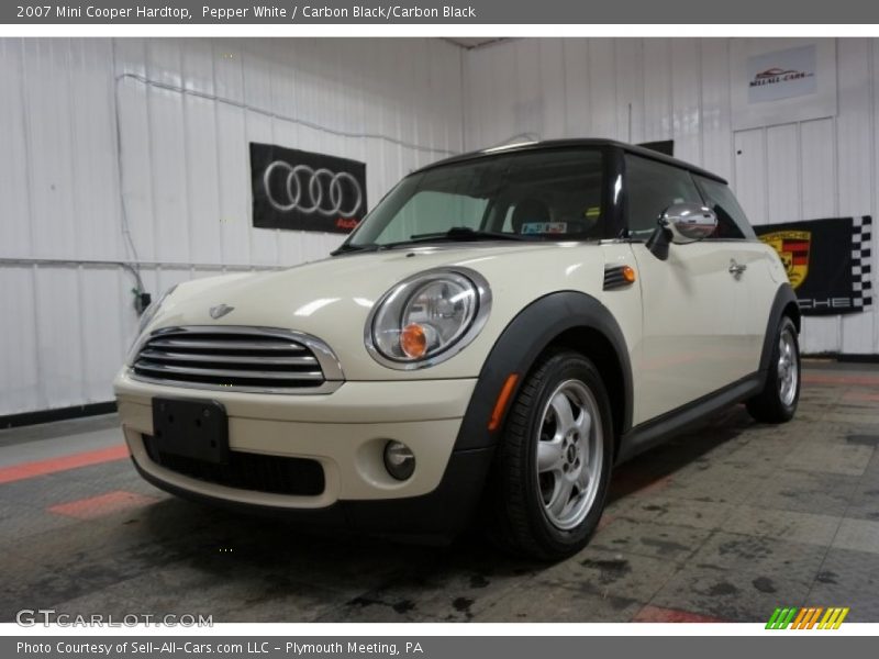 Pepper White / Carbon Black/Carbon Black 2007 Mini Cooper Hardtop