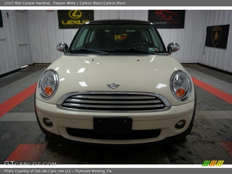 Pepper White / Carbon Black/Carbon Black 2007 Mini Cooper Hardtop