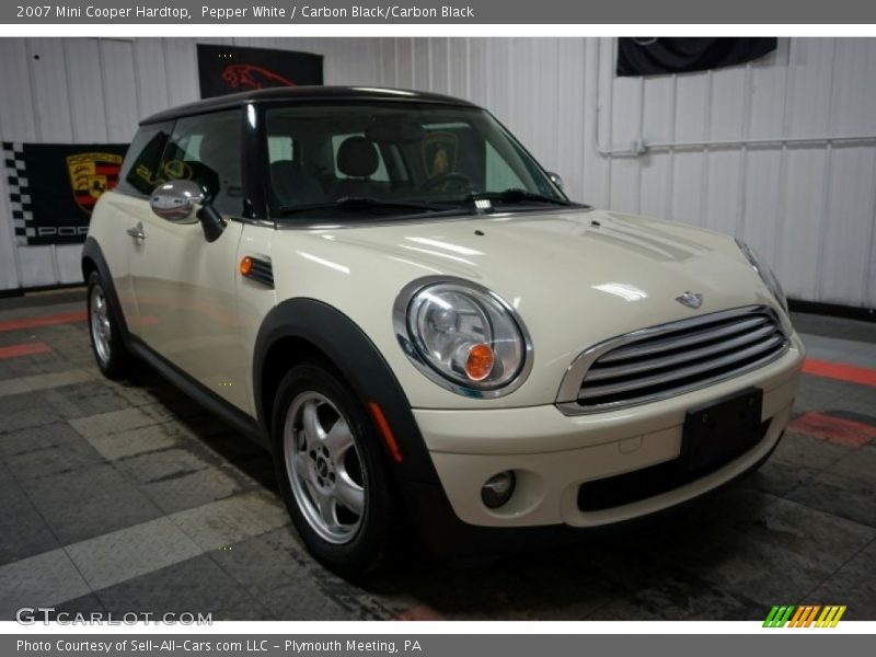 Pepper White / Carbon Black/Carbon Black 2007 Mini Cooper Hardtop