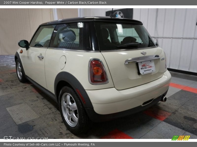 Pepper White / Carbon Black/Carbon Black 2007 Mini Cooper Hardtop
