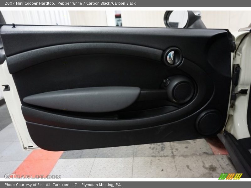 Pepper White / Carbon Black/Carbon Black 2007 Mini Cooper Hardtop
