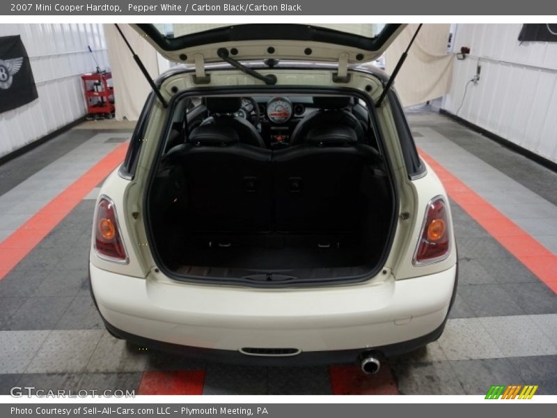 Pepper White / Carbon Black/Carbon Black 2007 Mini Cooper Hardtop