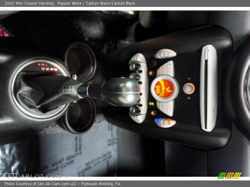 Pepper White / Carbon Black/Carbon Black 2007 Mini Cooper Hardtop