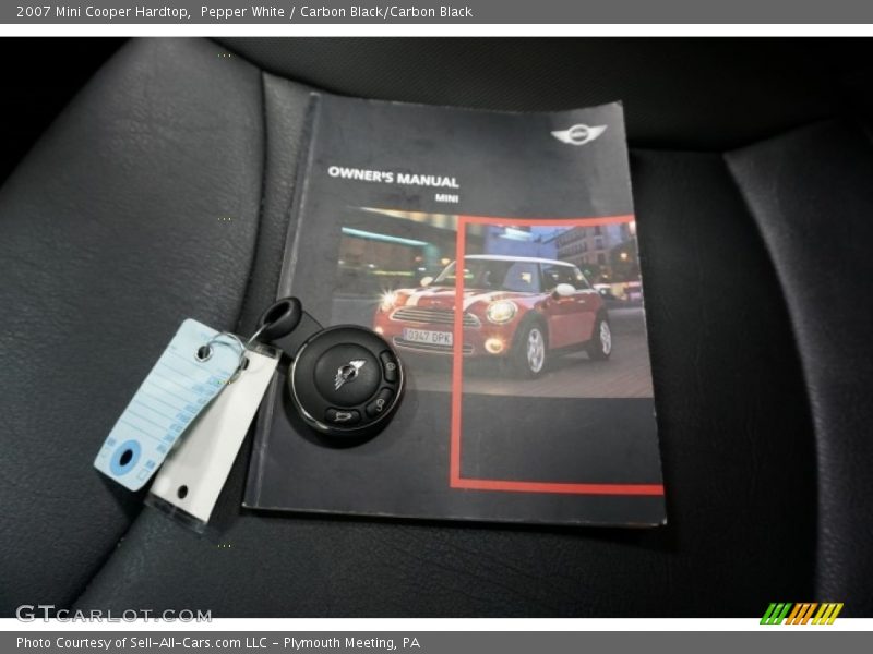 Pepper White / Carbon Black/Carbon Black 2007 Mini Cooper Hardtop