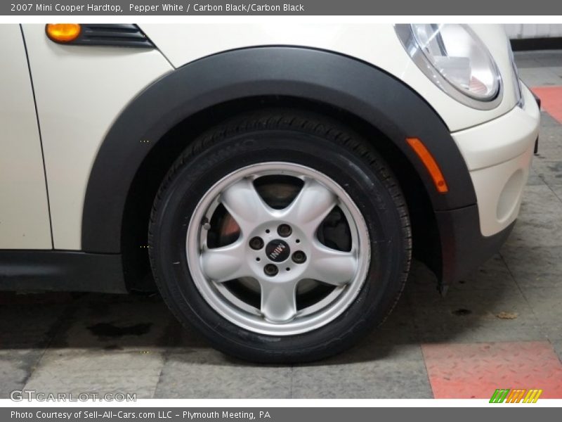 Pepper White / Carbon Black/Carbon Black 2007 Mini Cooper Hardtop