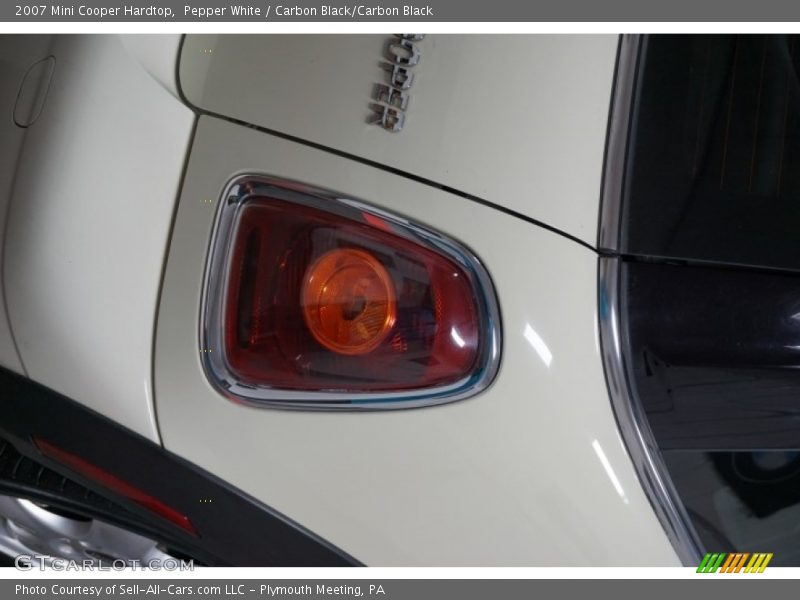 Pepper White / Carbon Black/Carbon Black 2007 Mini Cooper Hardtop