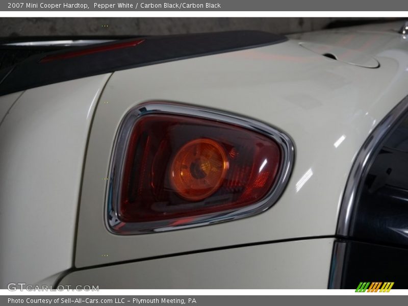 Pepper White / Carbon Black/Carbon Black 2007 Mini Cooper Hardtop