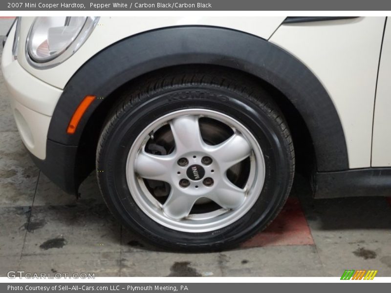 Pepper White / Carbon Black/Carbon Black 2007 Mini Cooper Hardtop