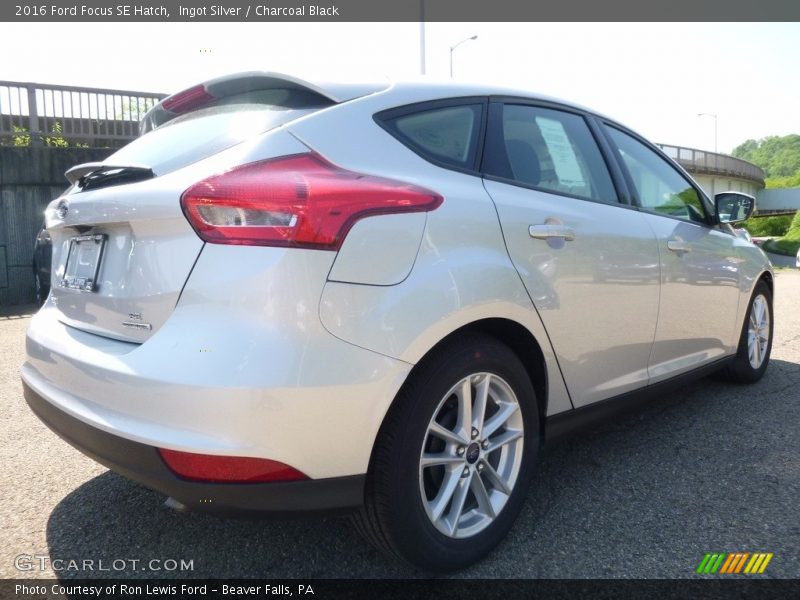 Ingot Silver / Charcoal Black 2016 Ford Focus SE Hatch