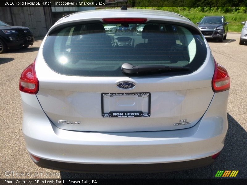 Ingot Silver / Charcoal Black 2016 Ford Focus SE Hatch