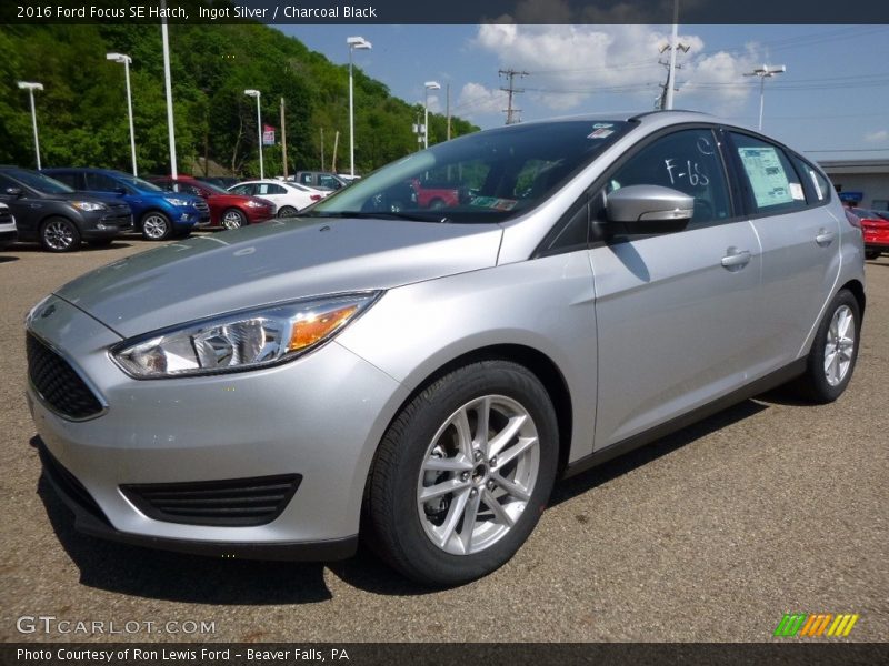 Ingot Silver / Charcoal Black 2016 Ford Focus SE Hatch