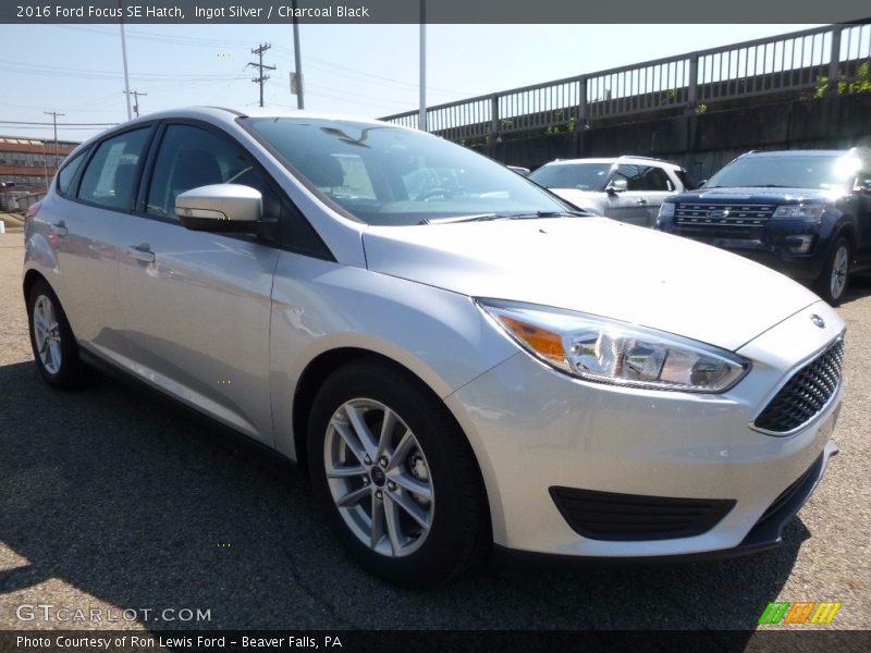 Ingot Silver / Charcoal Black 2016 Ford Focus SE Hatch