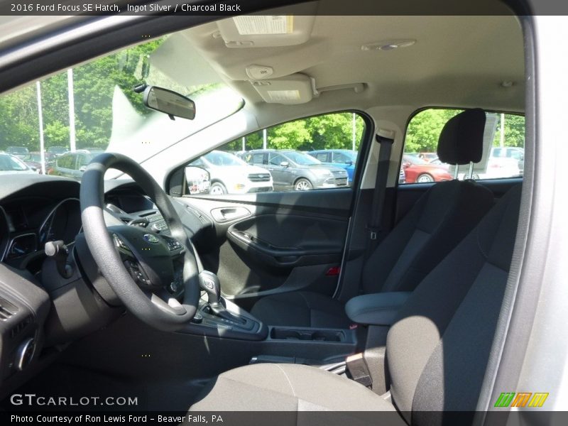 Ingot Silver / Charcoal Black 2016 Ford Focus SE Hatch