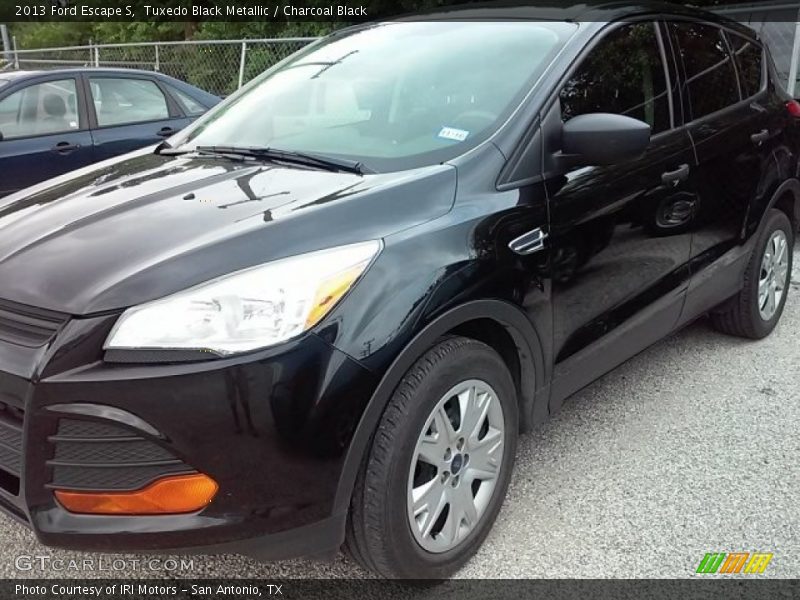 Tuxedo Black Metallic / Charcoal Black 2013 Ford Escape S