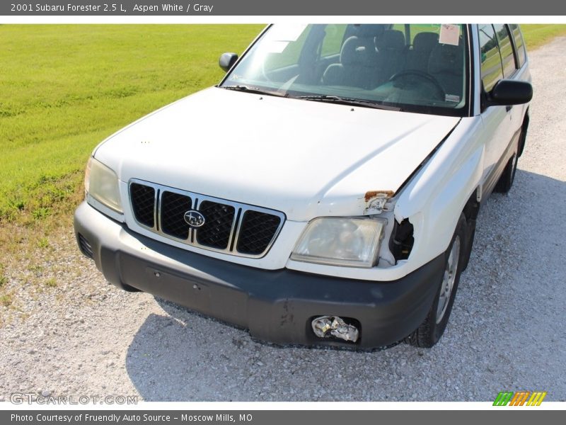 Aspen White / Gray 2001 Subaru Forester 2.5 L