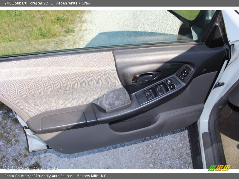 Aspen White / Gray 2001 Subaru Forester 2.5 L