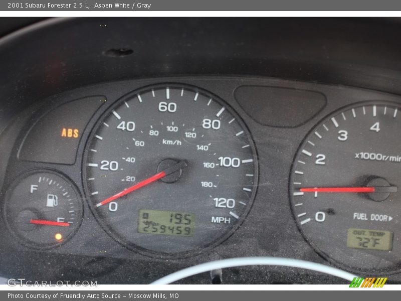 Aspen White / Gray 2001 Subaru Forester 2.5 L