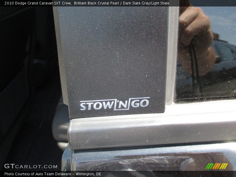 Brilliant Black Crystal Pearl / Dark Slate Gray/Light Shale 2010 Dodge Grand Caravan SXT Crew