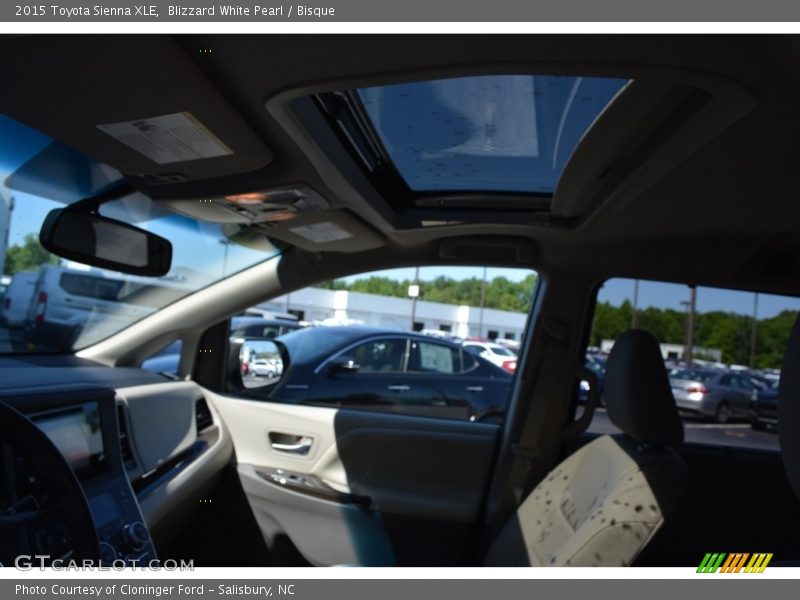 Blizzard White Pearl / Bisque 2015 Toyota Sienna XLE