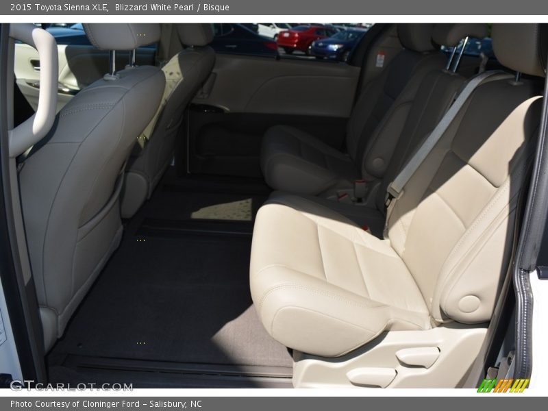 Blizzard White Pearl / Bisque 2015 Toyota Sienna XLE