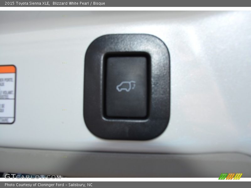 Blizzard White Pearl / Bisque 2015 Toyota Sienna XLE