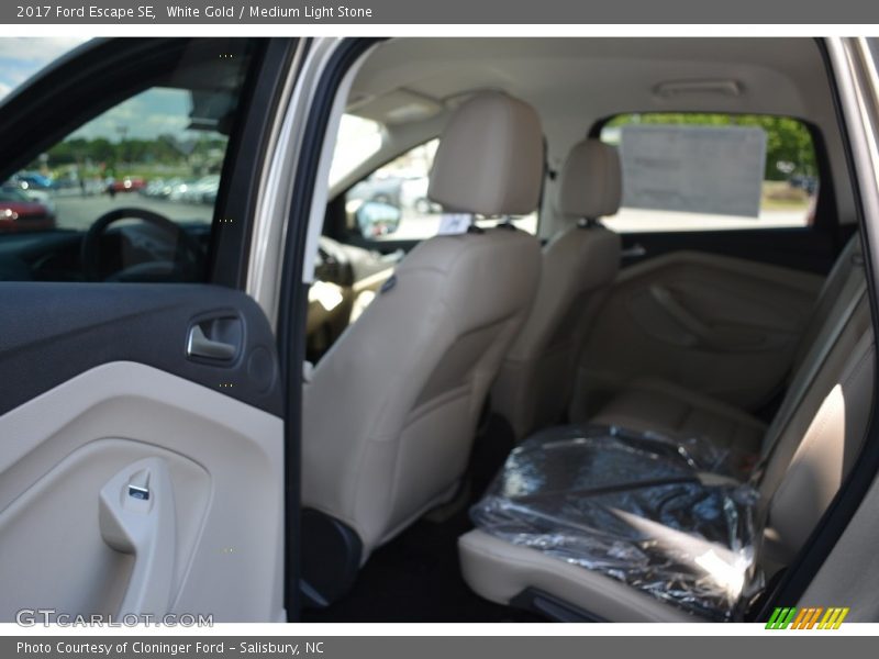 White Gold / Medium Light Stone 2017 Ford Escape SE