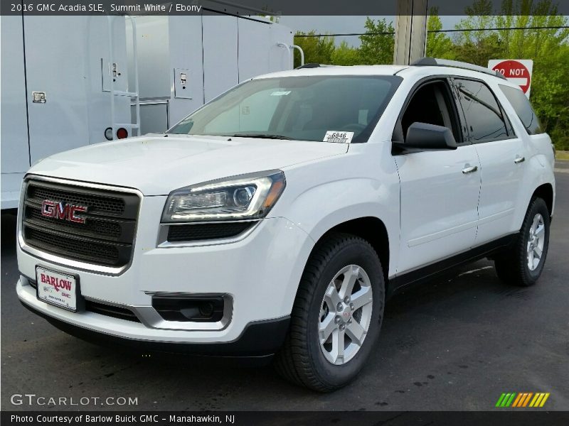 Front 3/4 View of 2016 Acadia SLE