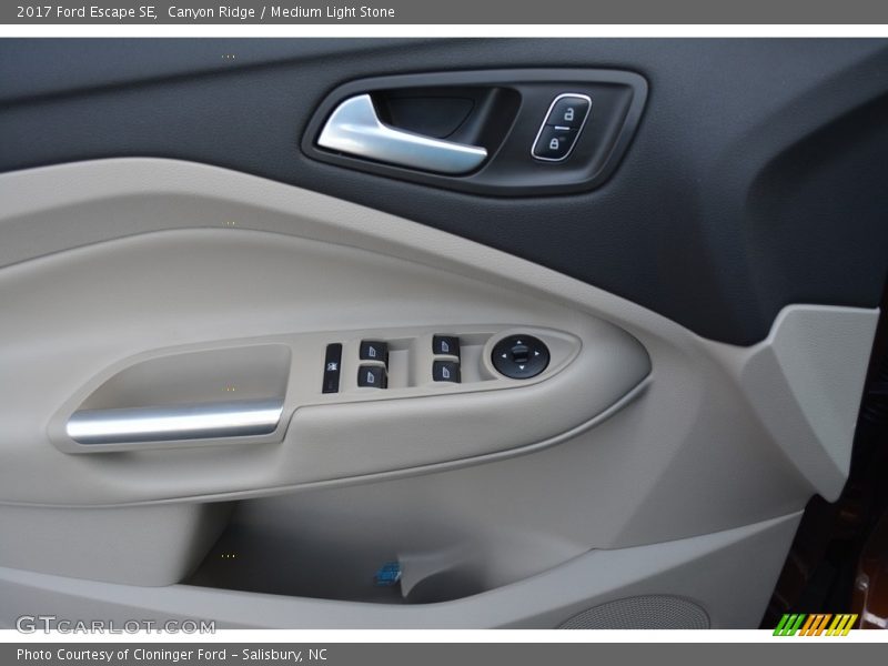 Canyon Ridge / Medium Light Stone 2017 Ford Escape SE