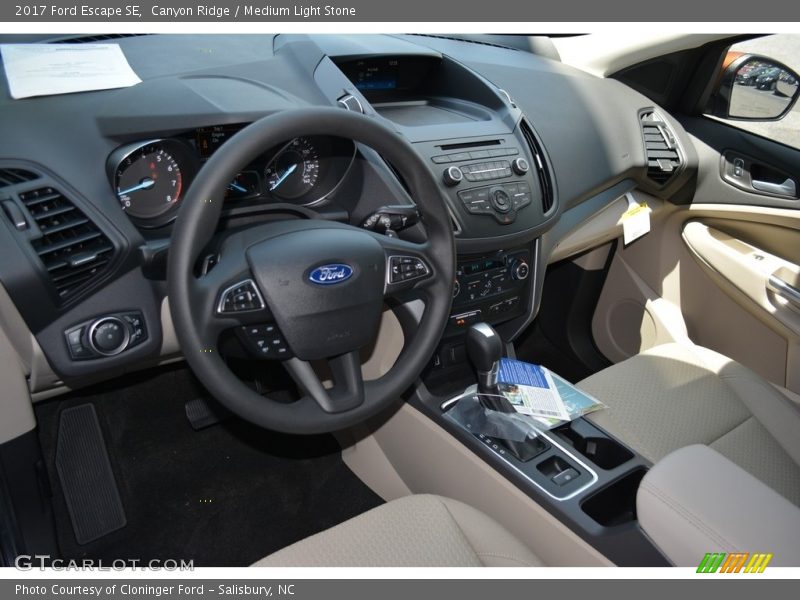 Canyon Ridge / Medium Light Stone 2017 Ford Escape SE
