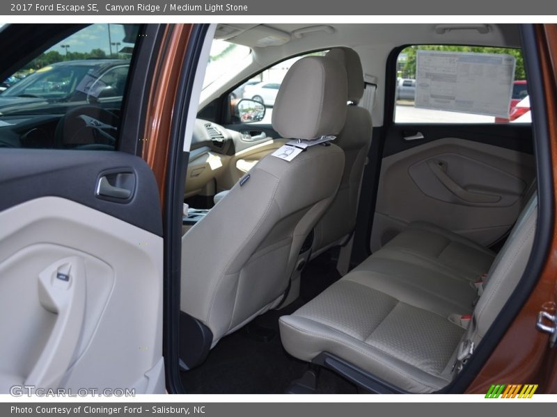 Canyon Ridge / Medium Light Stone 2017 Ford Escape SE