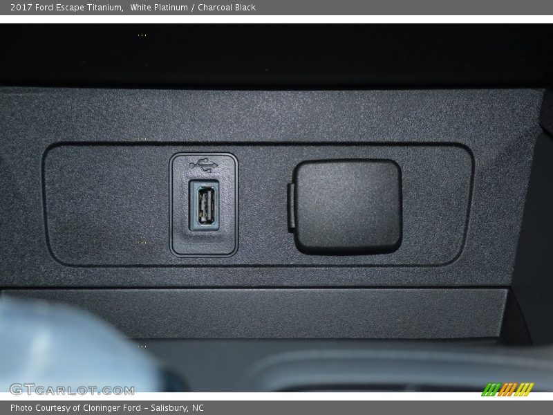 White Platinum / Charcoal Black 2017 Ford Escape Titanium