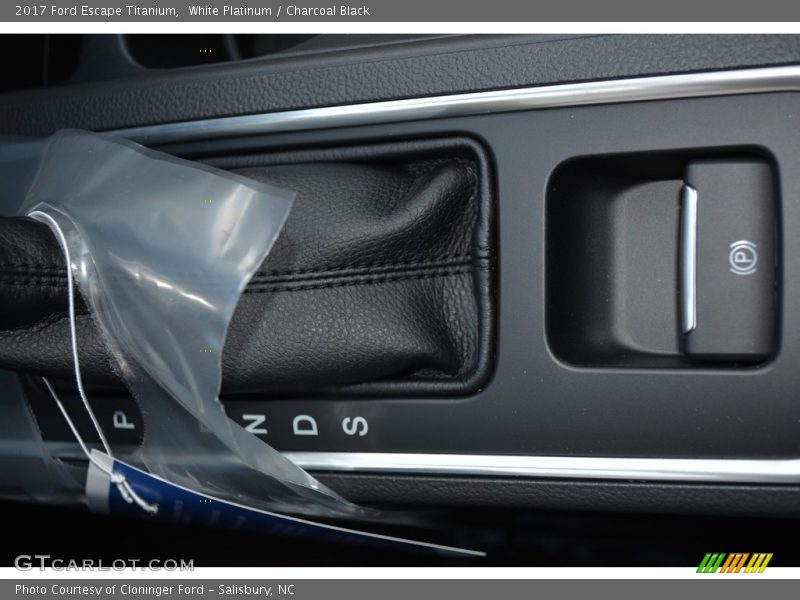 White Platinum / Charcoal Black 2017 Ford Escape Titanium
