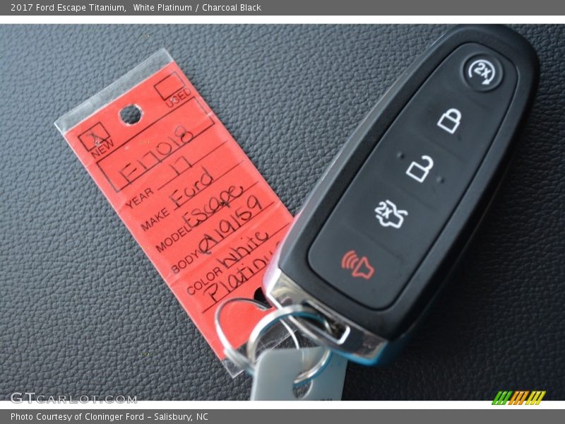 White Platinum / Charcoal Black 2017 Ford Escape Titanium